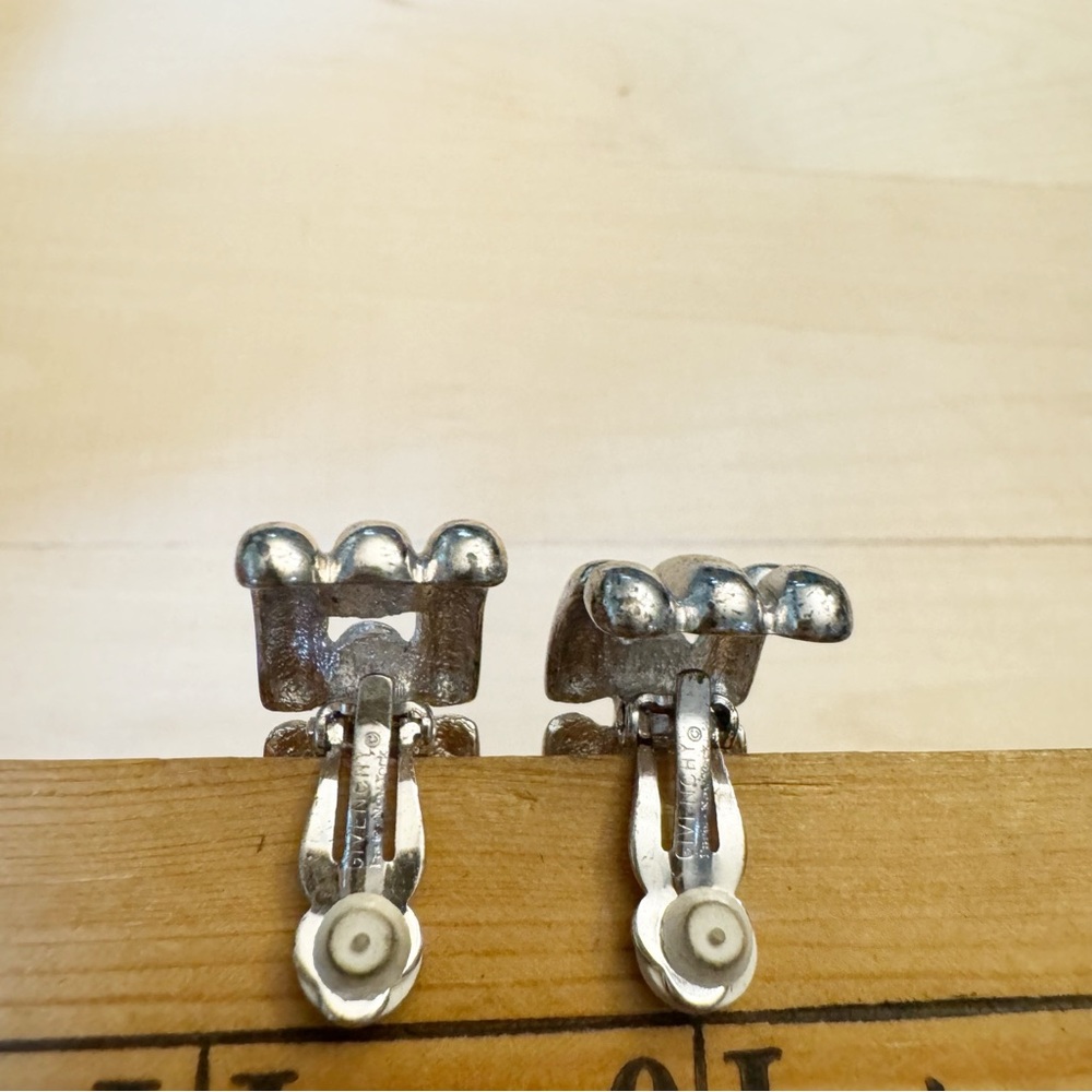 Vintage 80s GIVENCHY Paris New York Silver Tone Chain Clip On Earrings Statement - Picture 7 of 9